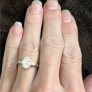 JTV Elegant Silver Ring with Radiant Oval Gem